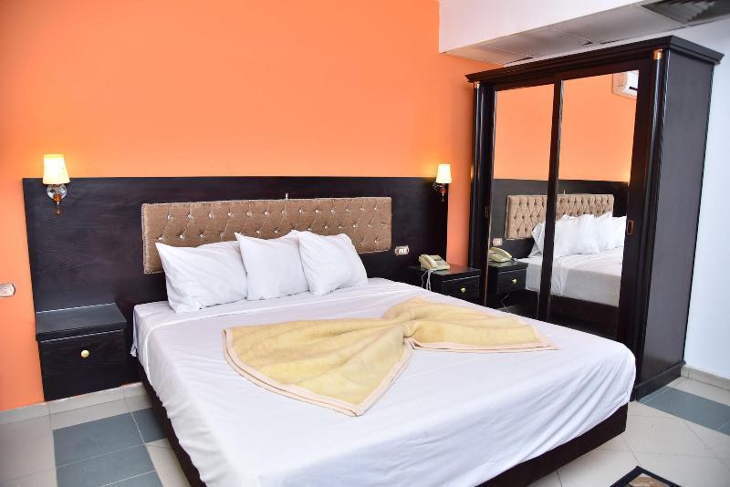 Royal Pyramids Hotel Kairó Kültér fotó