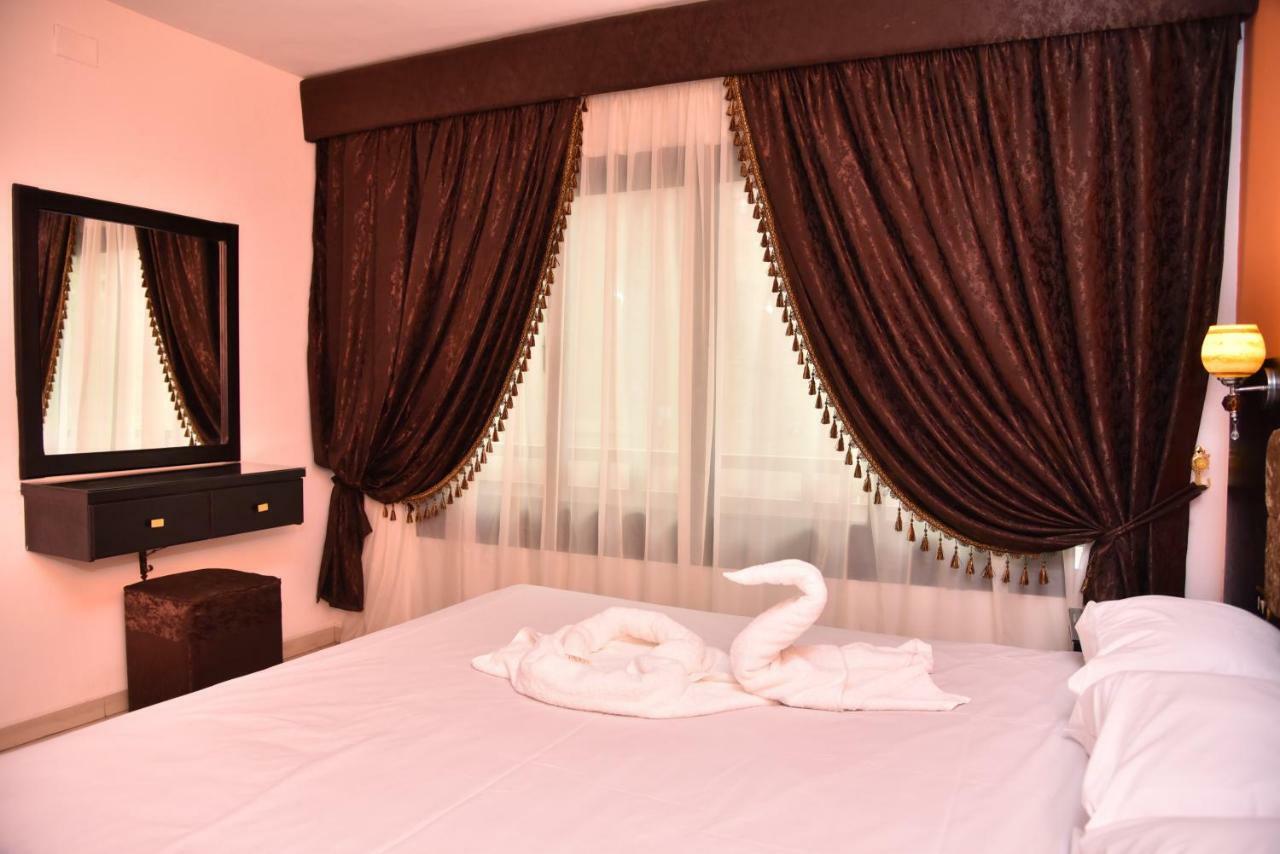 Royal Pyramids Hotel Kairó Kültér fotó