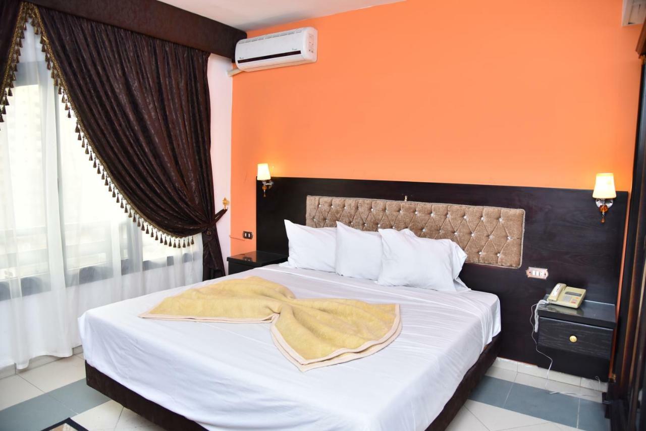 Royal Pyramids Hotel Kairó Kültér fotó