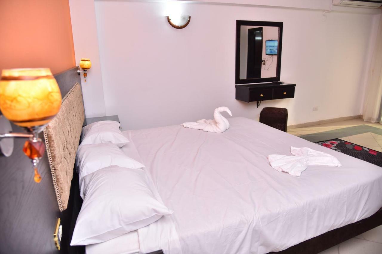 Royal Pyramids Hotel Kairó Kültér fotó