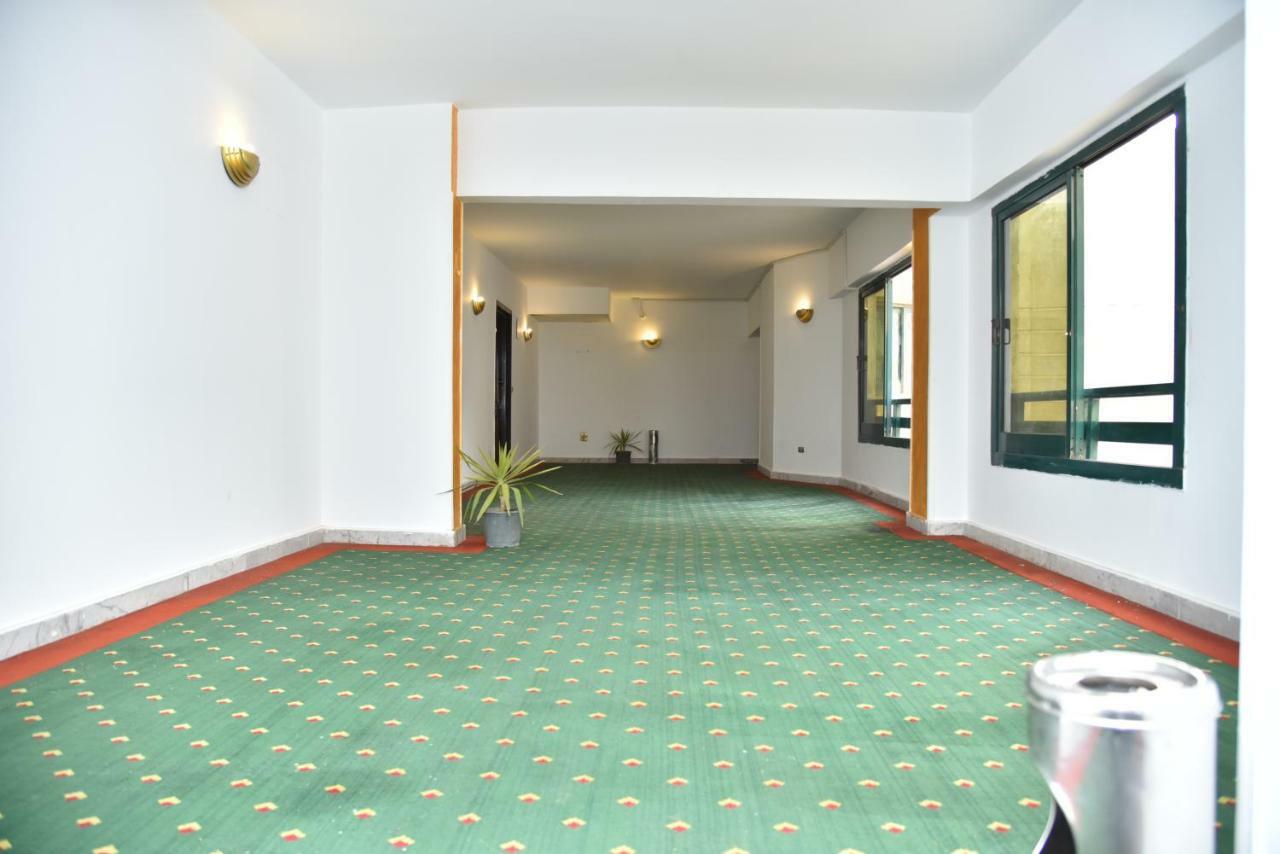 Royal Pyramids Hotel Kairó Kültér fotó