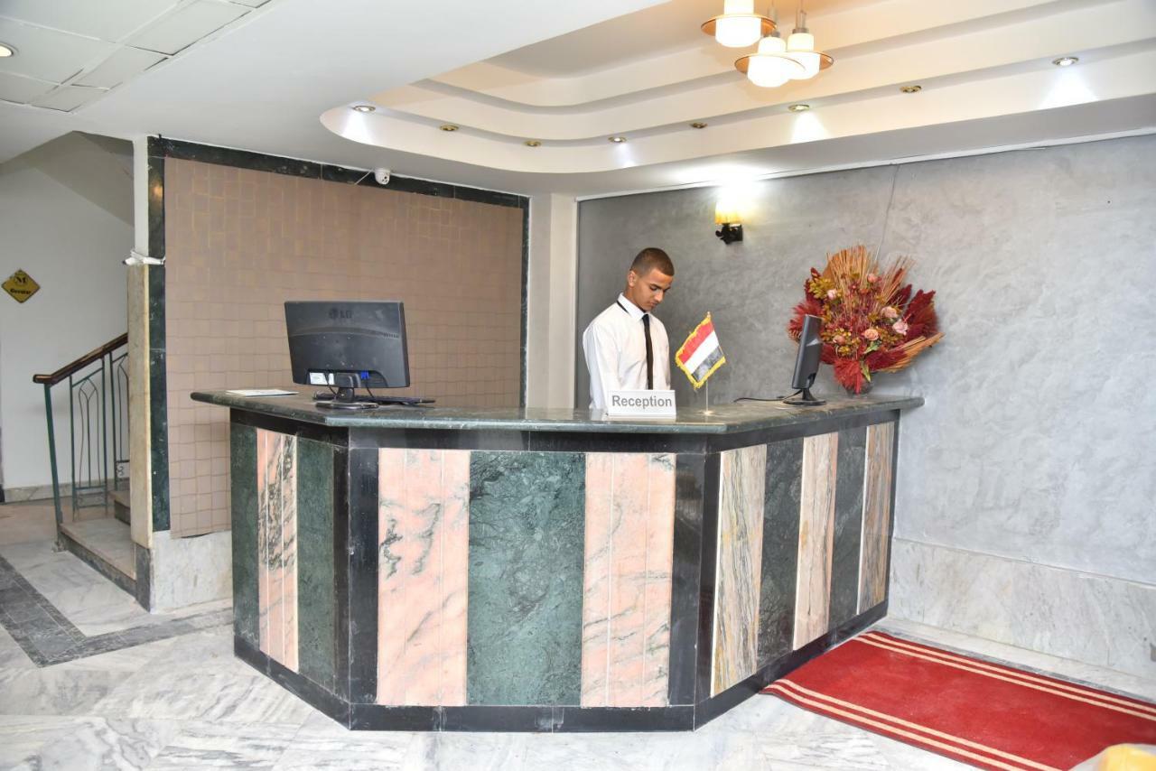 Royal Pyramids Hotel Kairó Kültér fotó