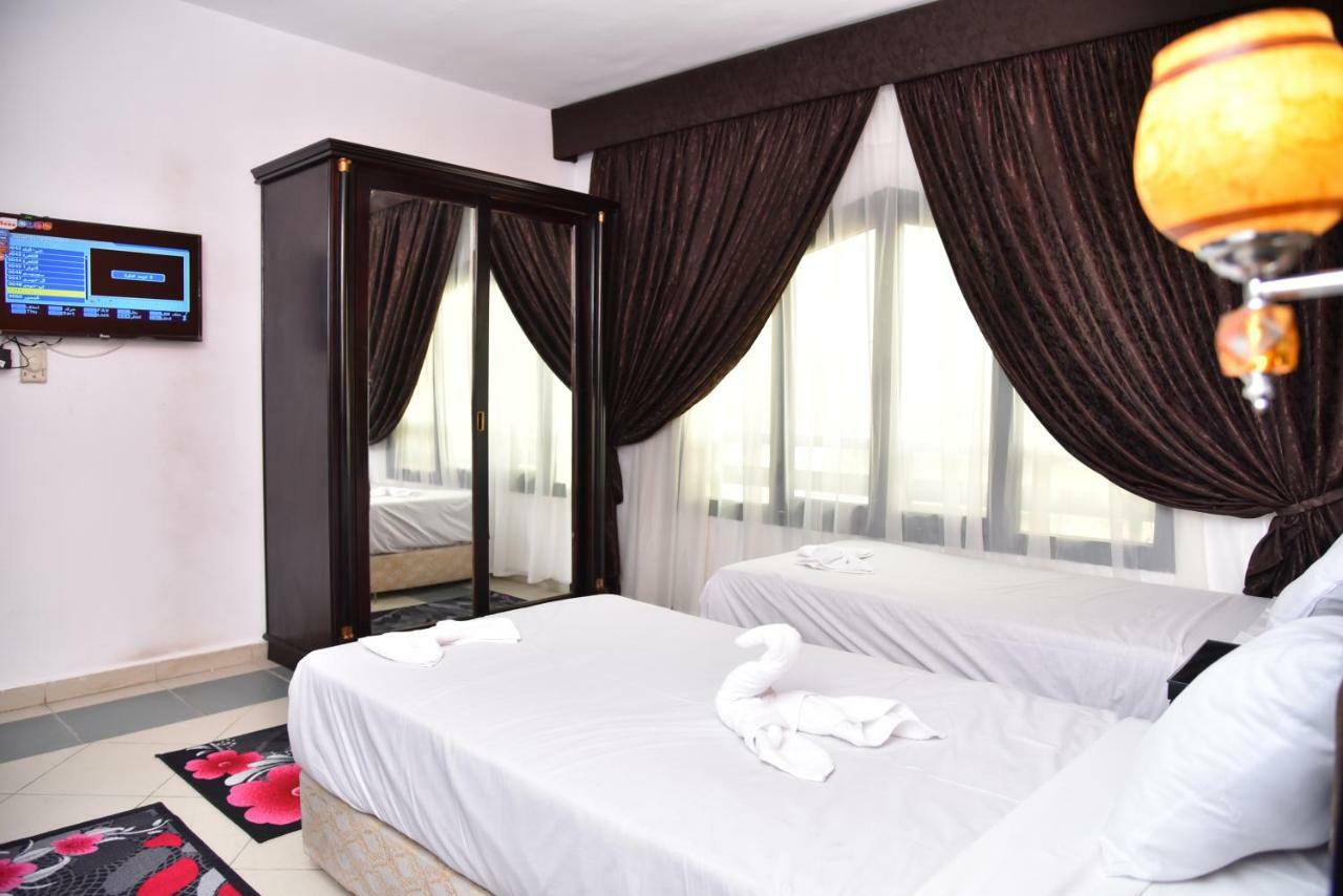 Royal Pyramids Hotel Kairó Kültér fotó