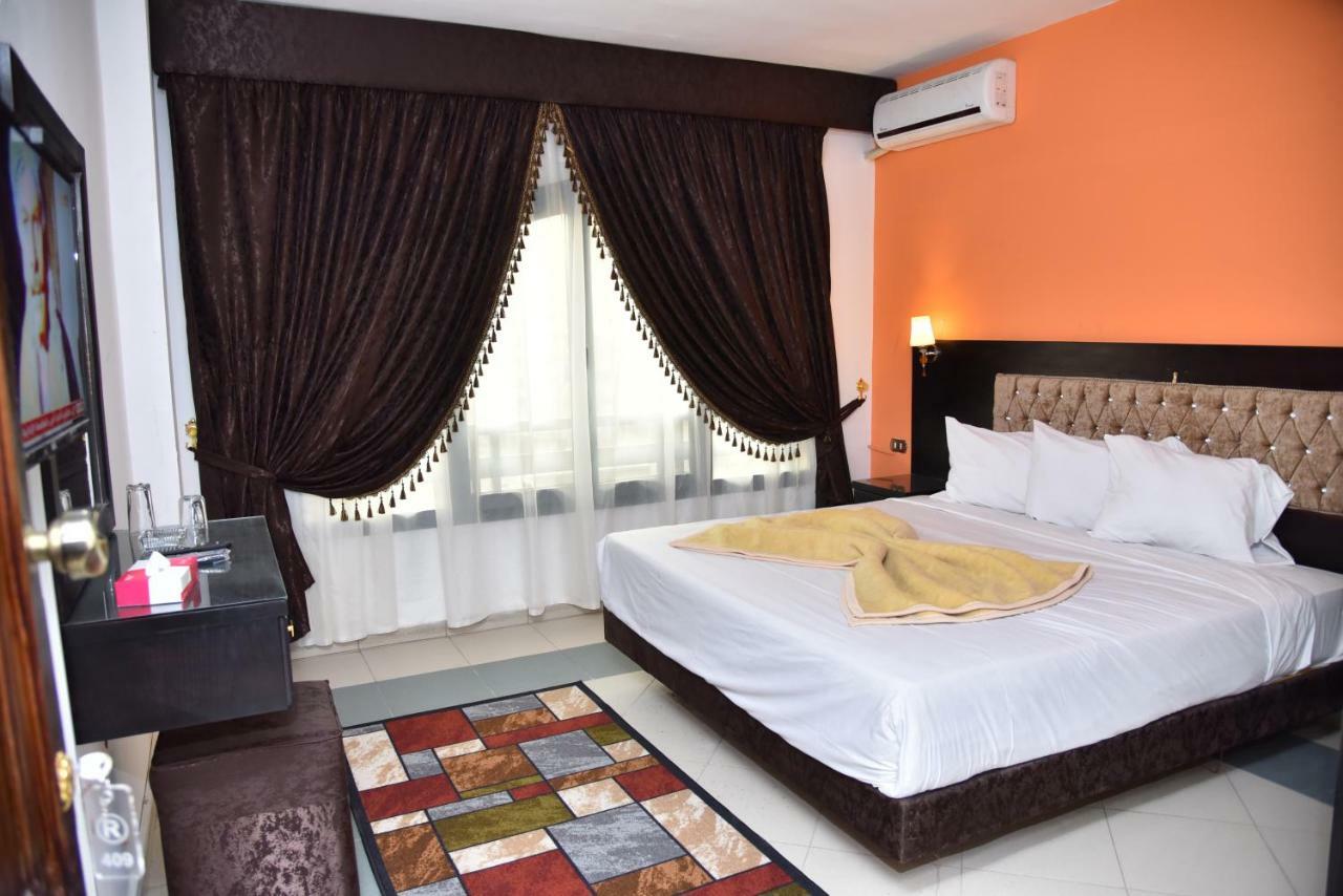 Royal Pyramids Hotel Kairó Kültér fotó